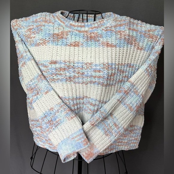 So - L - Crochet Crew Sweater - 100% Polyester - Used - Picture 2 of 11